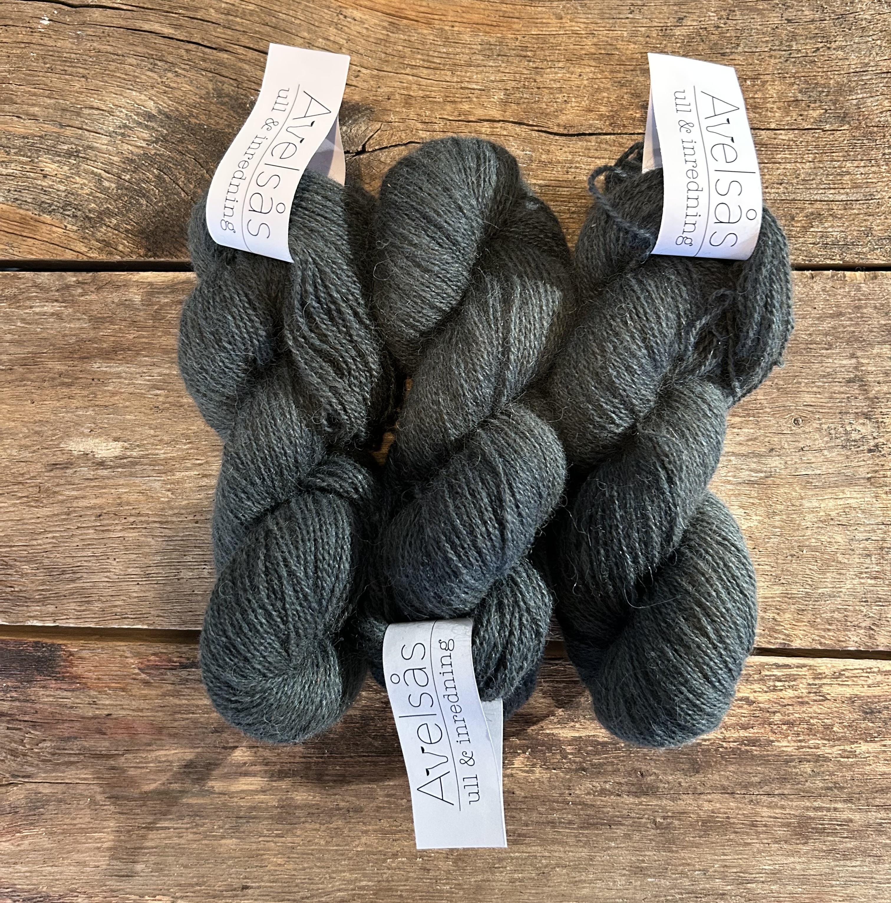 Alpaca yarn 2-ply Mild deep dark blue