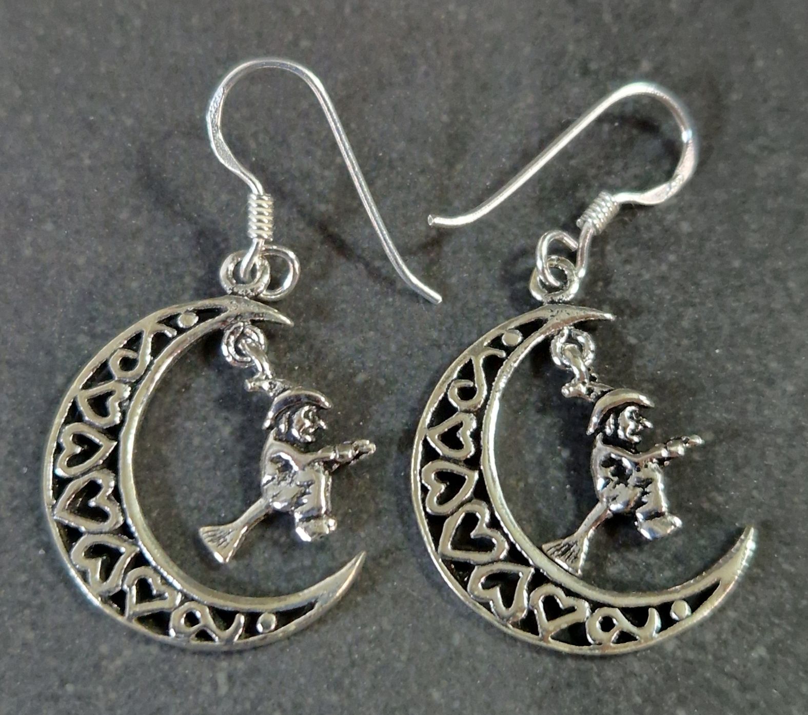 Måne med liten Häxa- örhängen i silver  
