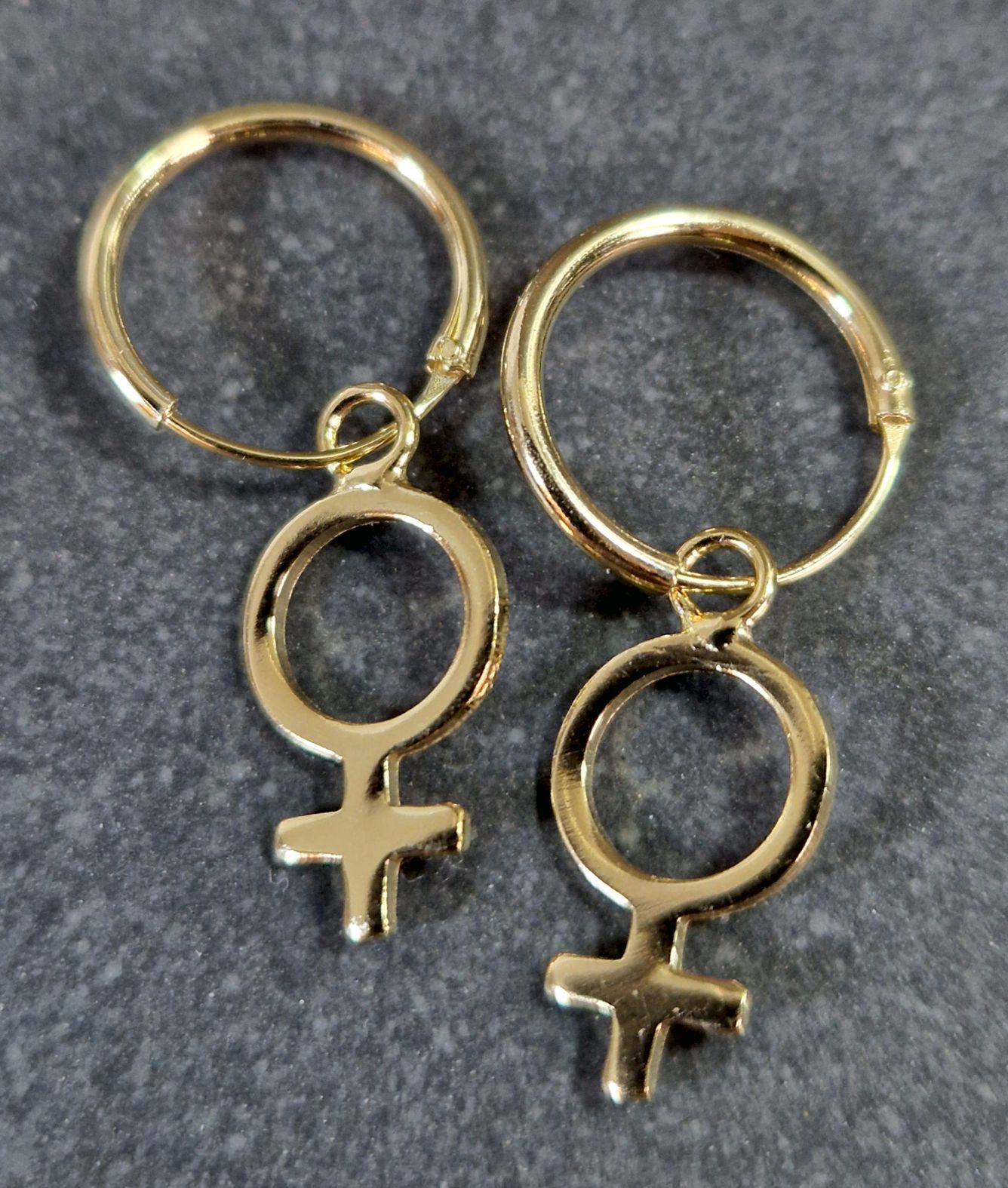 Kvinnosymbol- örhängen i rödguld pläterat silver  