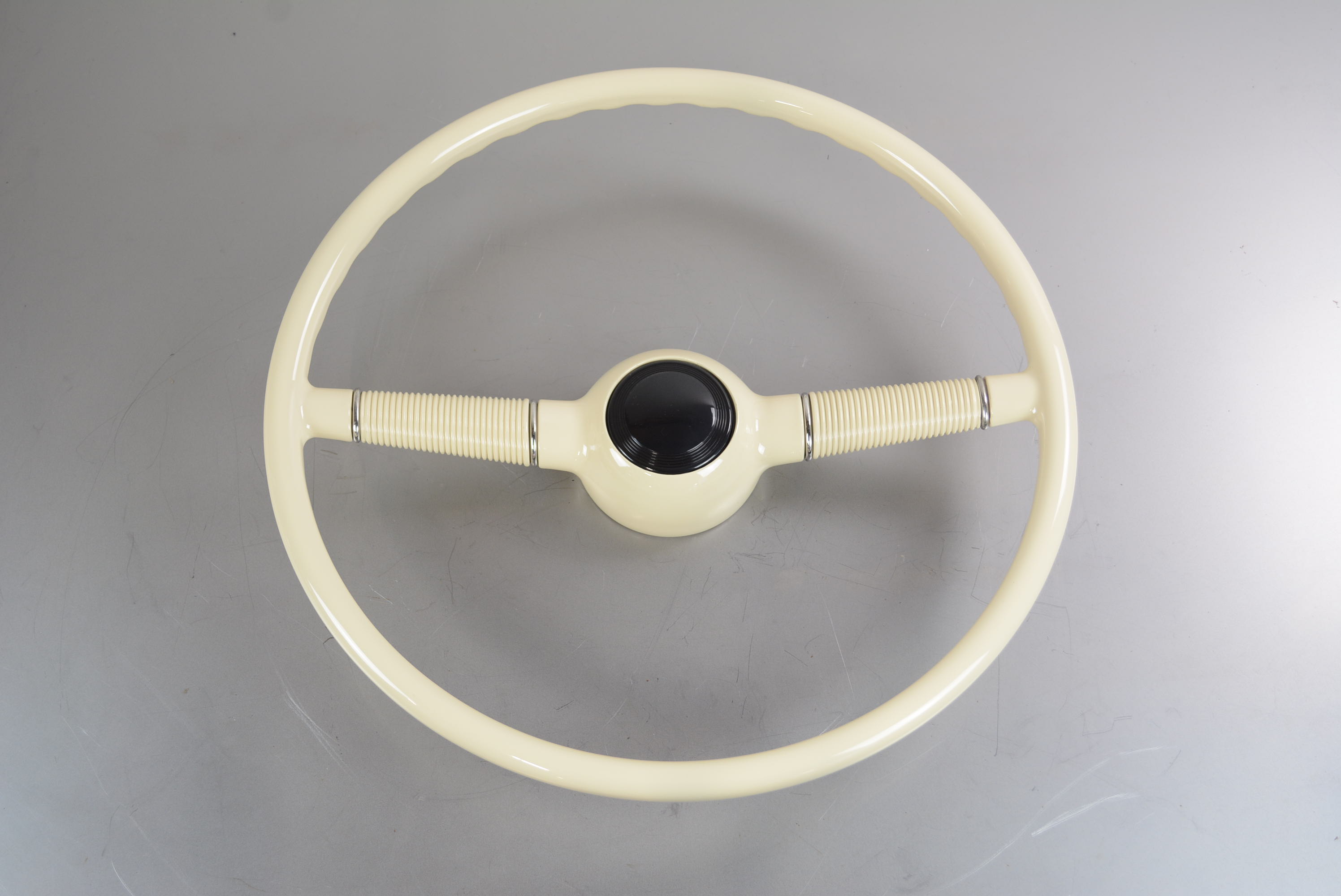 Steering Wheel Forty Style 16" White
