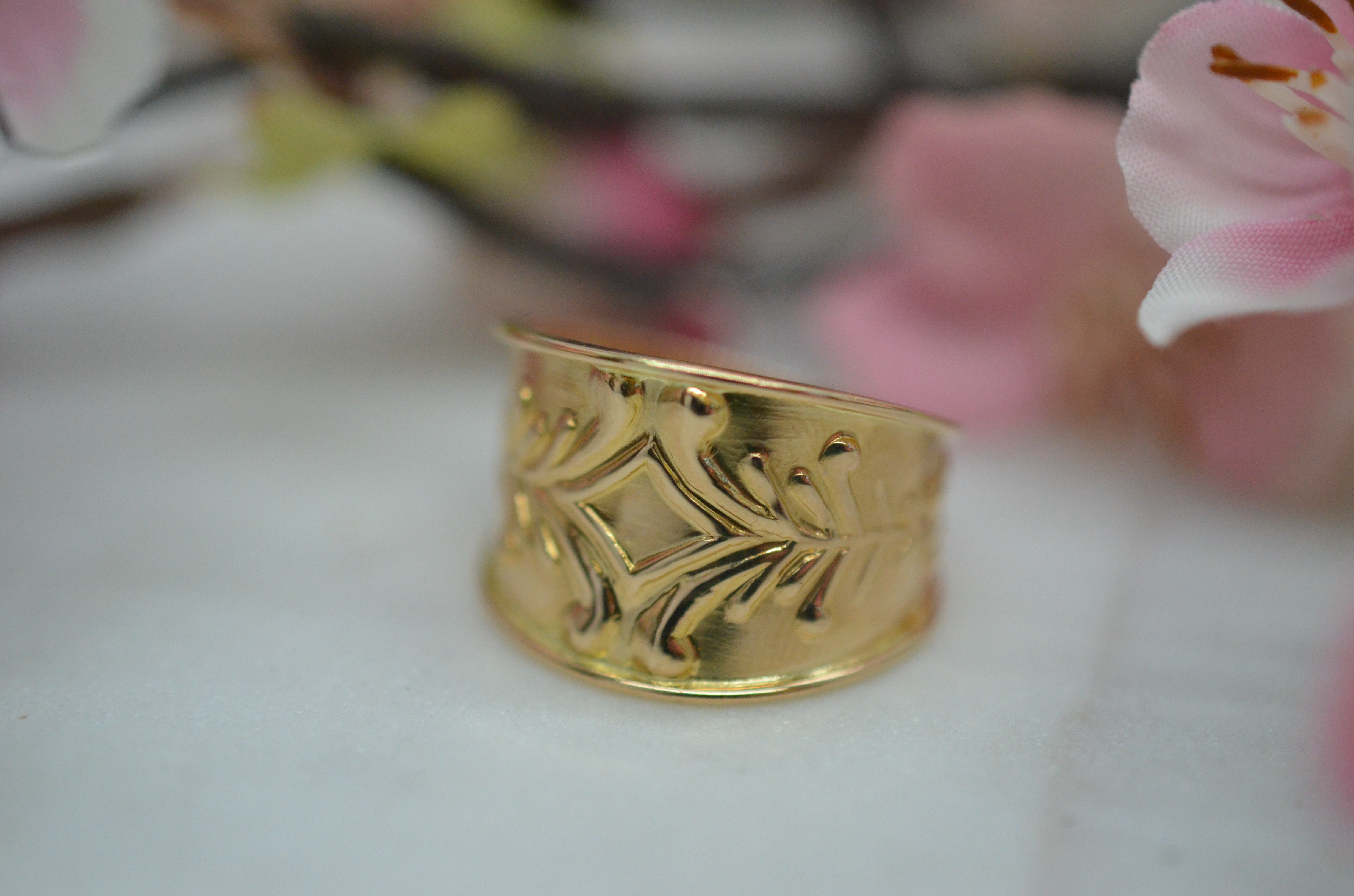 Vintage 18k gold ring 