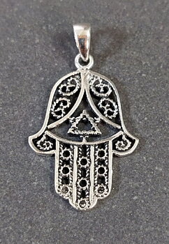 Hamsa / Fatimas Hand -  hänge i silver