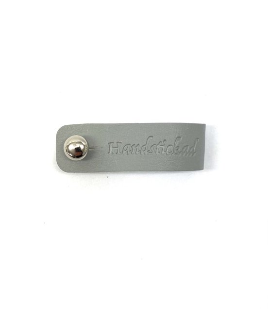 Lädermärke Handstickad Ljusgrå 15mm