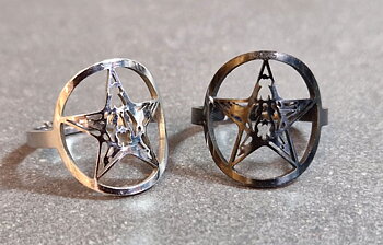 Pentagram Ring  i Rostfritt Stål 