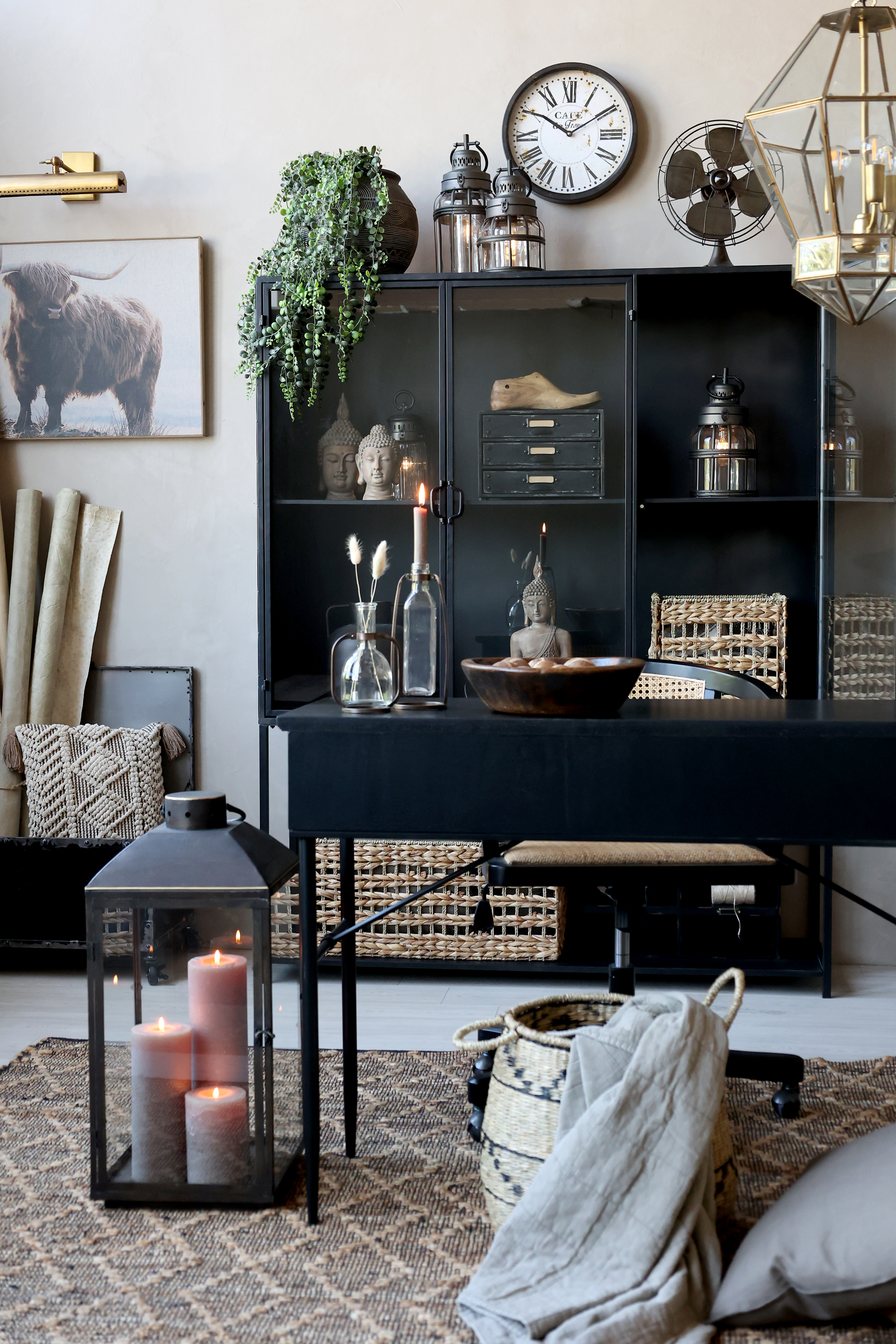 Display cabinet with 3 doors and shelves - Cabinet - H175/L140/W39.5 cm - Antique Black - 4