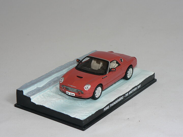 Ford Thunderbird   1:43  Atlas  (James Bond Collection)