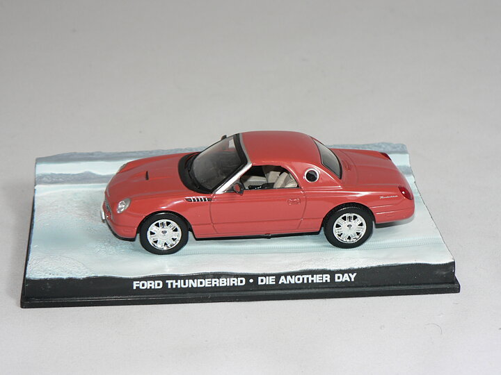 Ford Thunderbird   1:43  Atlas  (James Bond Collection)