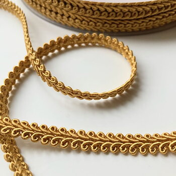 Möbelband antikguld liljeband 7,5 mm