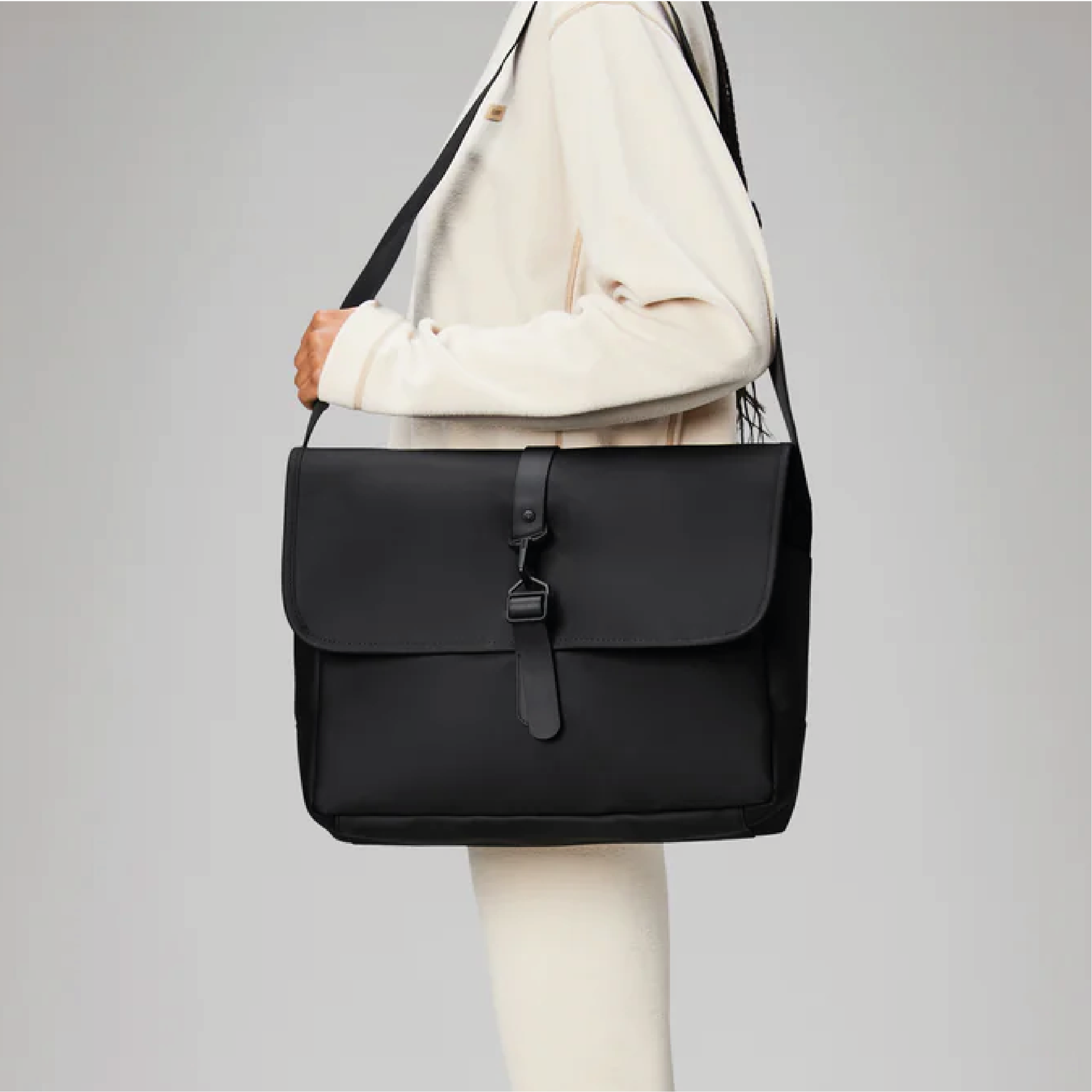 RAINS Messenger bag 11L - 2