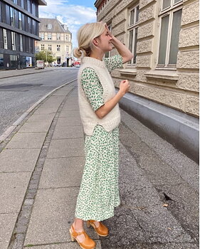 PetiteKnit Holiday Slipover (10 m st 10)