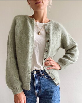 PetiteKnit Novice Cardigan mohair (21 m st 4)