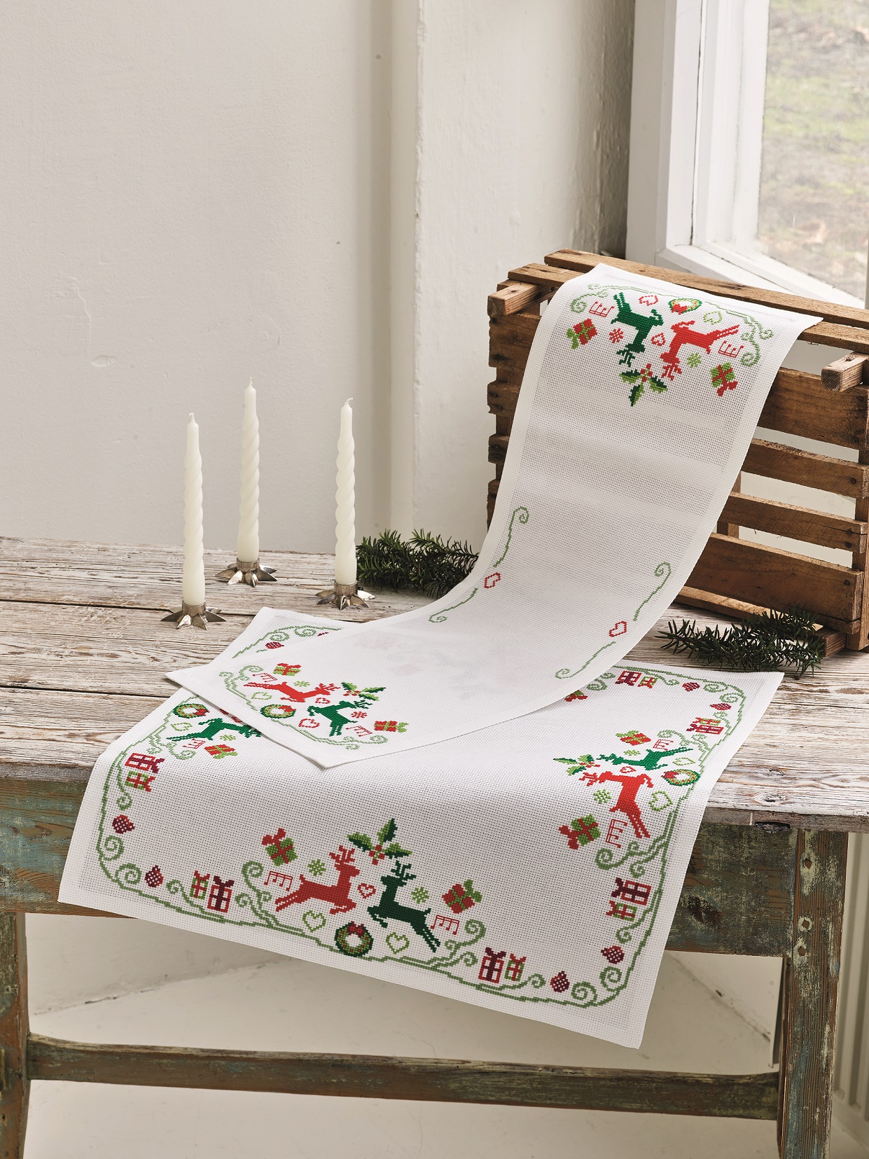 Julduk 54 x 54 Renar Permin 27-2661 Aida 4,4
