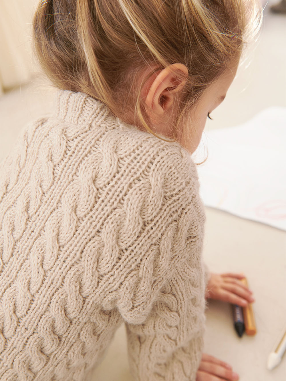 Sandnes Bonnie Sweater Junior 2401_01 (25 m mönster st 4) - 2