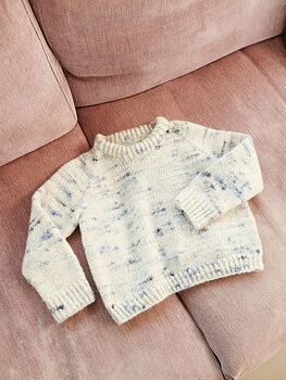 Sandnes Debutant Sweater Junior 2401_05 (18 m st 4,5)