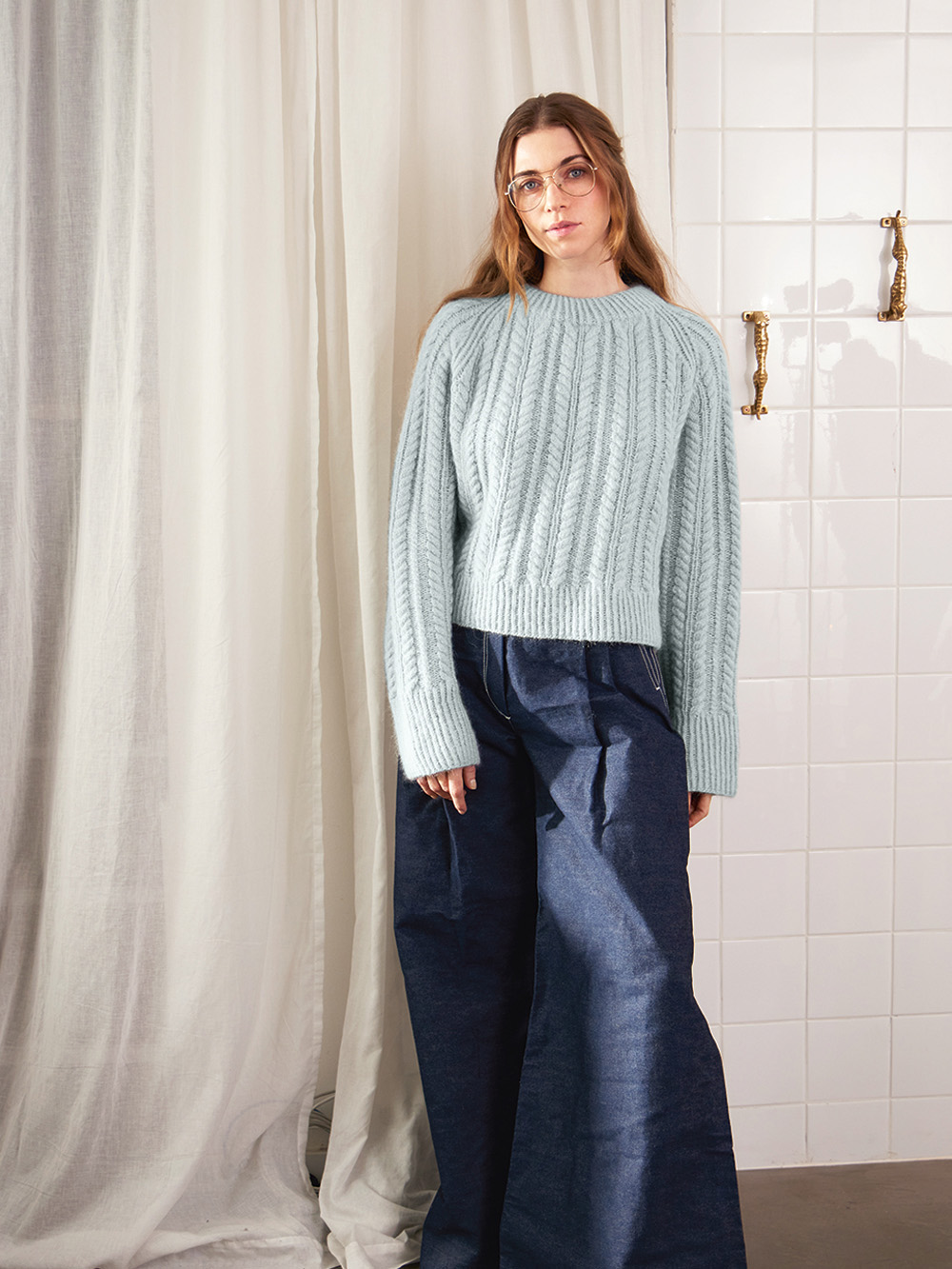 Sandnes Kaja Sweater 2403_10 (23 m mönster st 4,5)