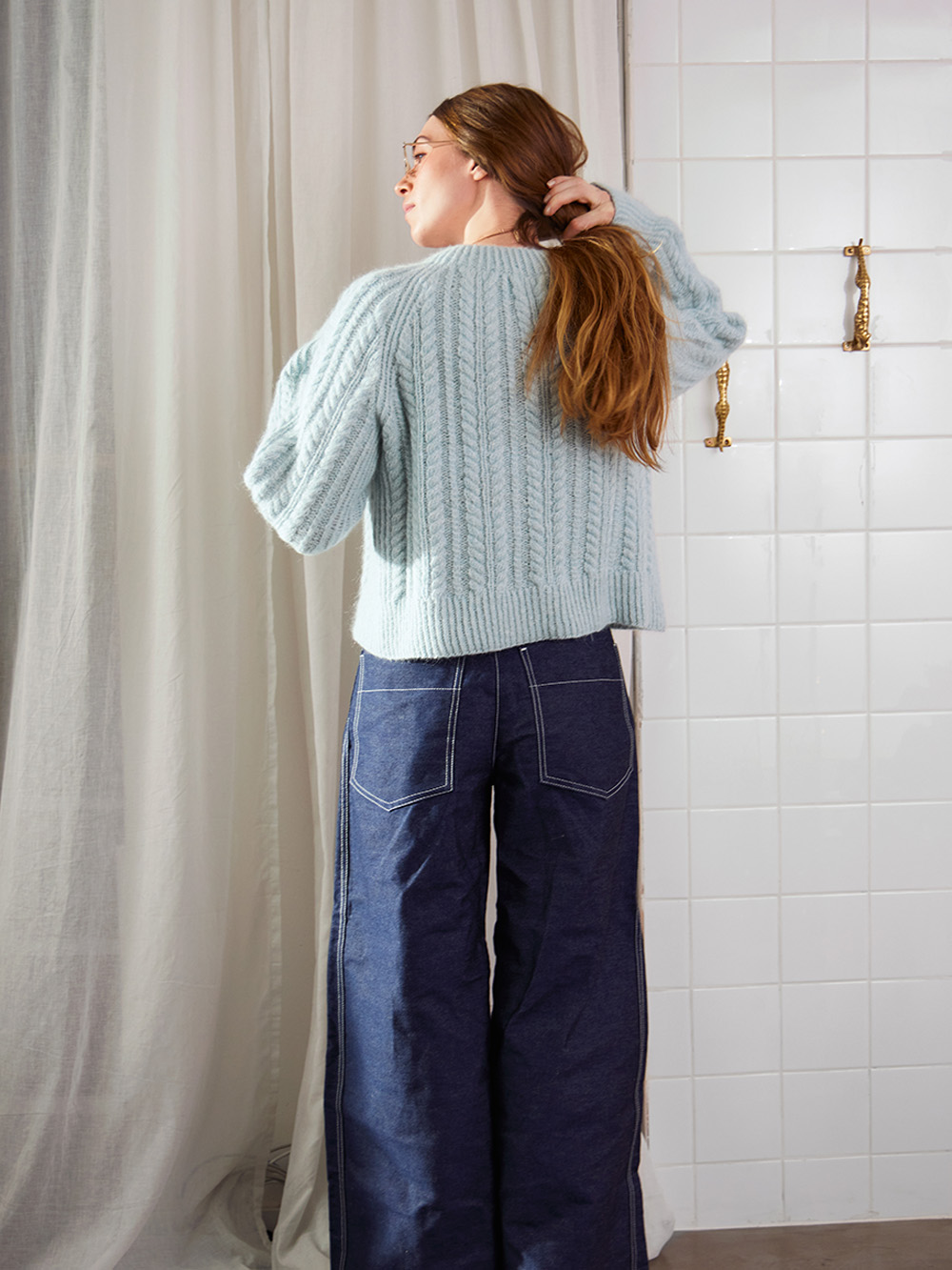 Sandnes Kaja Sweater 2403_10 (23 m mönster st 4,5) - 4