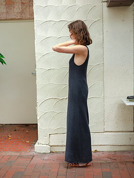 Sandnes Sia Dress 2404_03 (27 m st 3)
