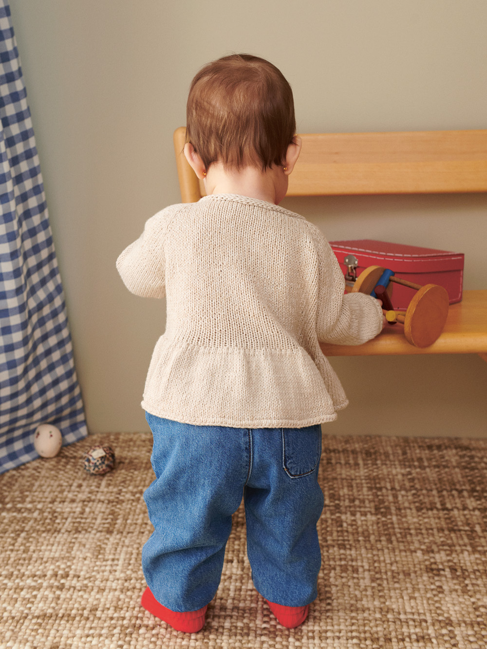 Sandnes Dina Peplum Cardigan Baby 2407_07 (22 m st 3,5) - 2