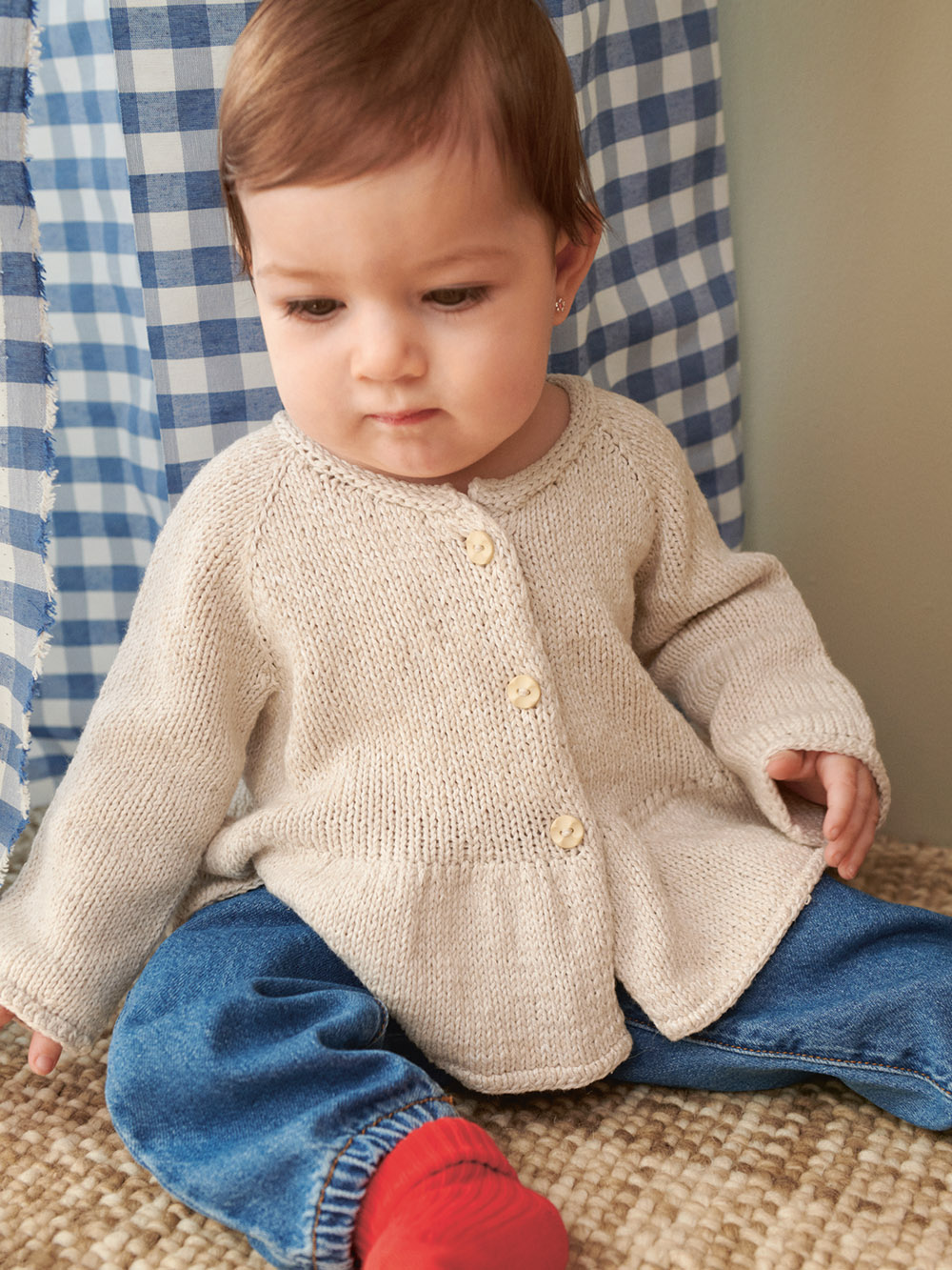 Sandnes Dina Peplum Cardigan Baby 2407_07 (22 m st 3,5)