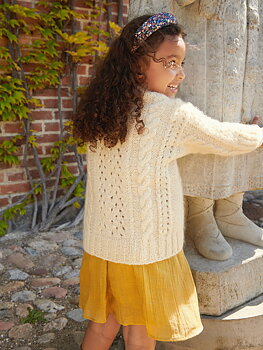 Sandnes Cornelia Cardigan Junior 2408_04 (20 m mönster st 4)