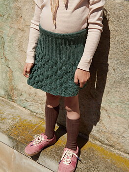 Sandnes Lilja Skirt Junior 2408_05 (22 m mönster st 3,5)