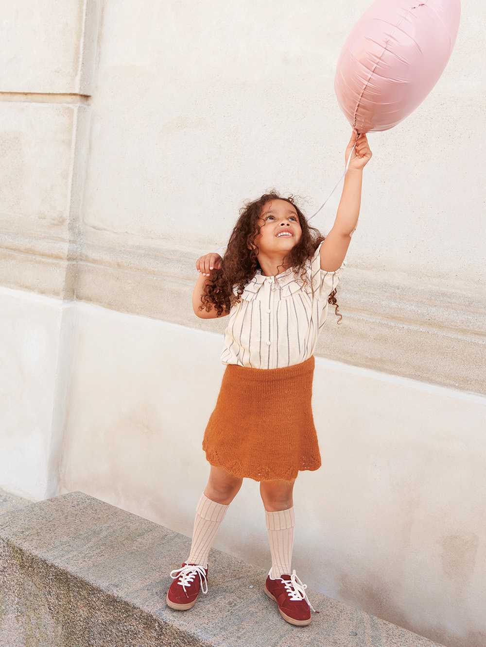 Sandnes Augustine Sweater & Skirt Junior 2408_07 (21 m st 3,5) - 3