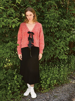 Sandnes Scarlett Cardigan 2409_12 (17 m st 4,5)