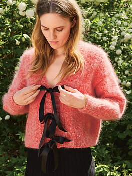 Sandnes Scarlett Cardigan 2409_12 (17 m st 4,5)
