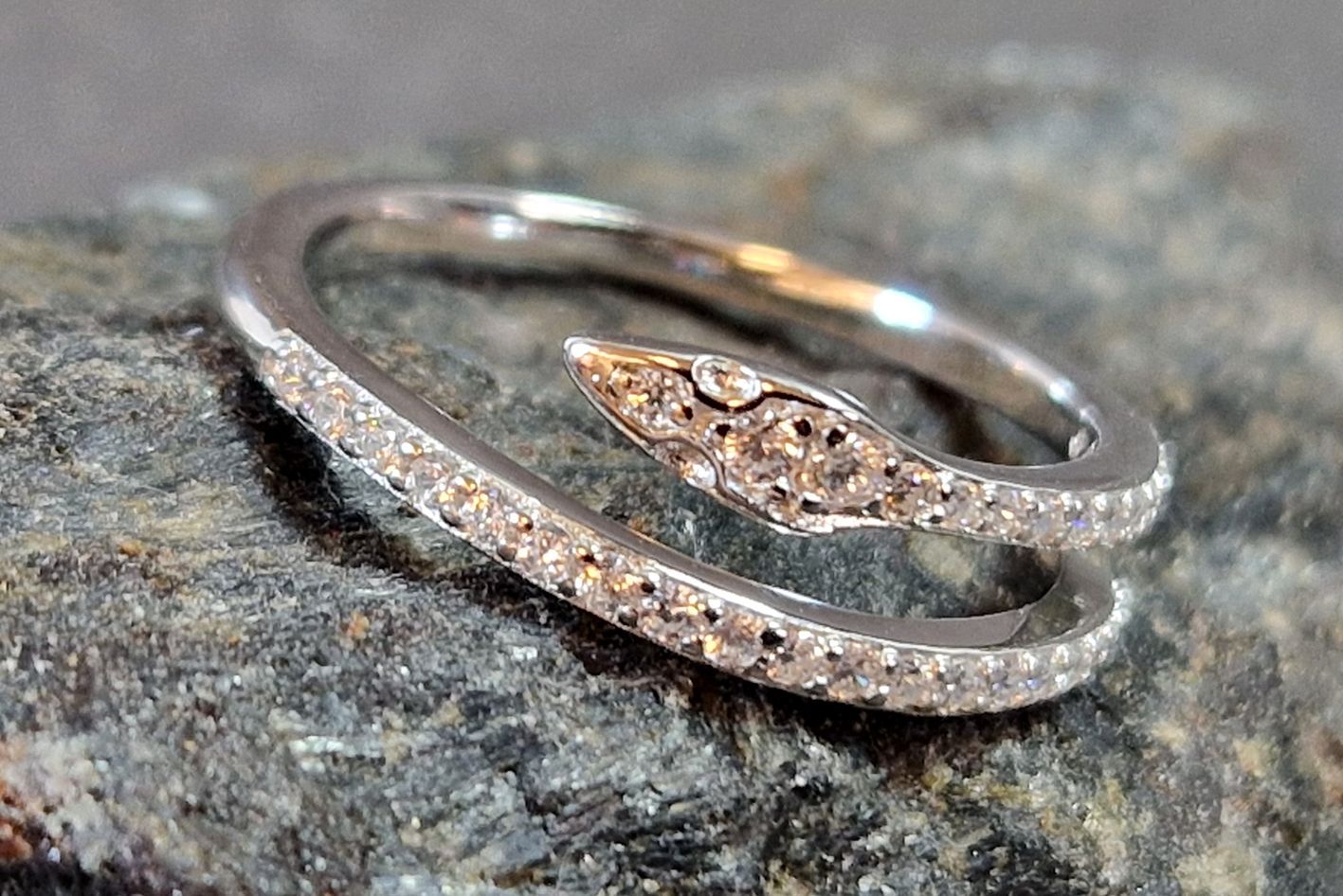 Ställbar Silverring med Zirkoner - Orm