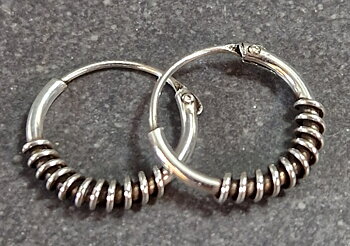 Bali Örhängen i Silver - Spiral, små