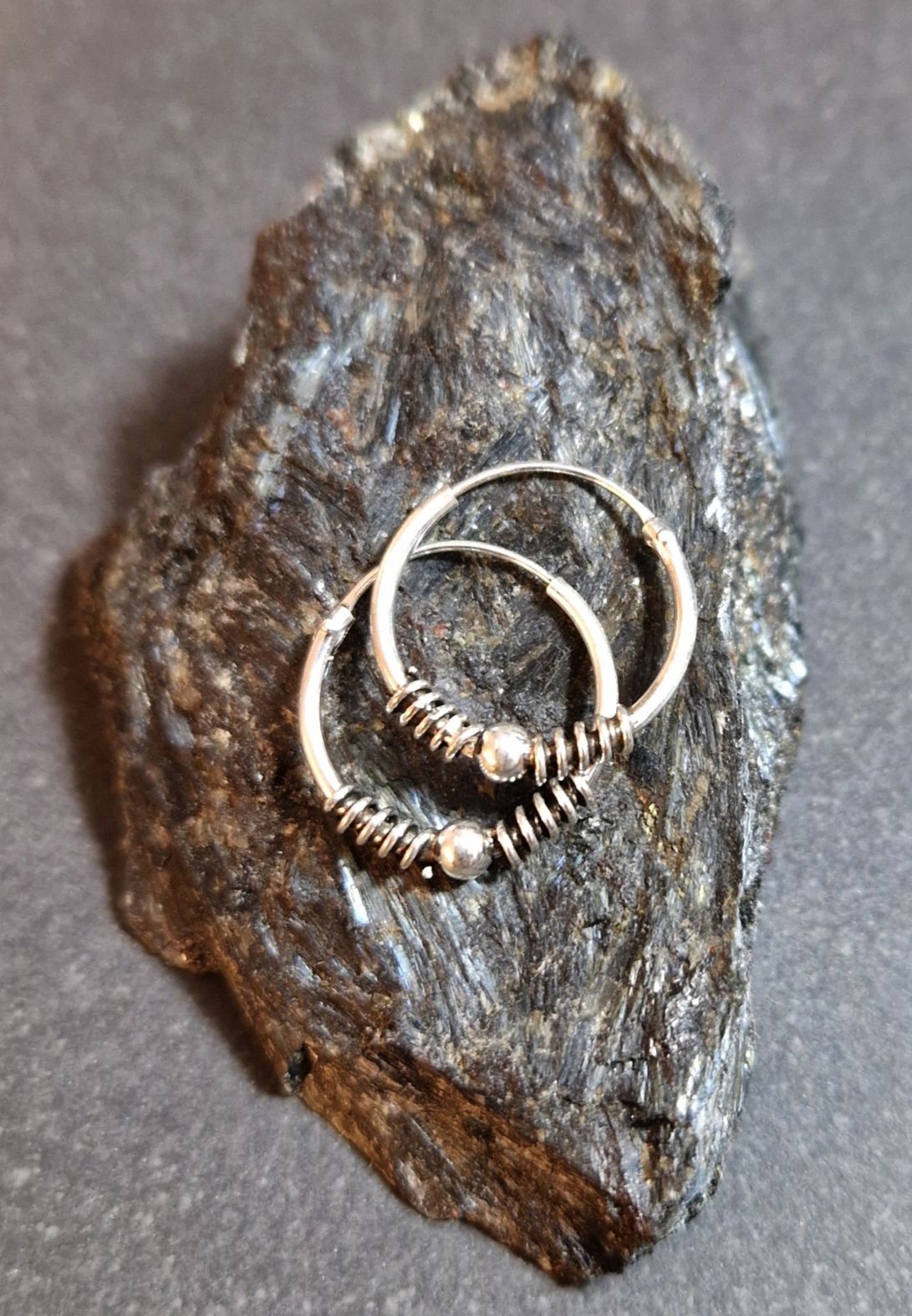 Bali Örhängen i Silver - Spiral, stora