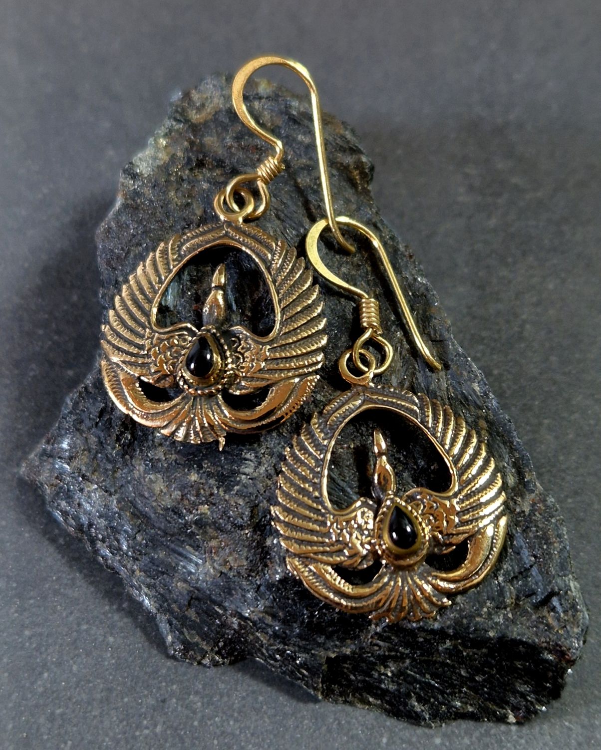 Örhängen Brons - Paradisfågel med Svart Onyx