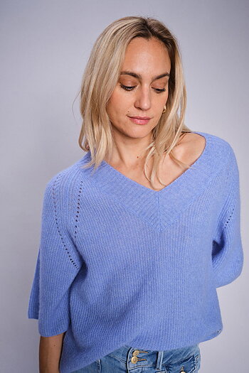 MMTaci 3/4 V-neck Knit Hydrangea
