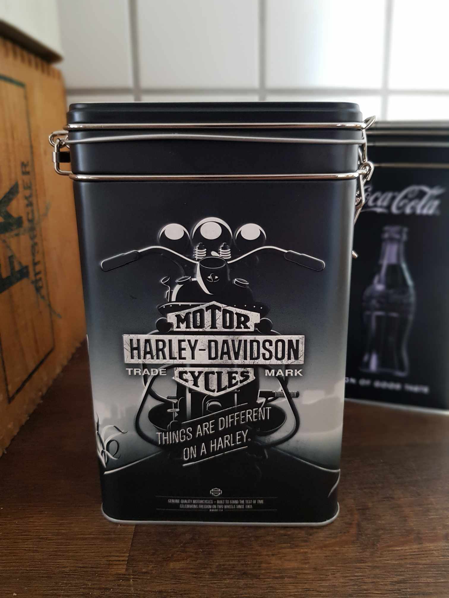  Kaffeburk Harley-Davidson