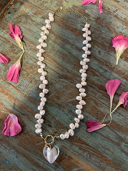 Halsband Love Pendant White