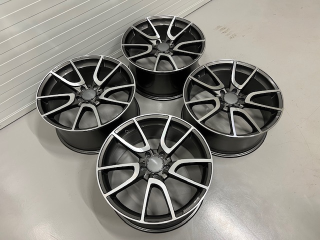 19" C43 style Gunmetal/polished 5x112