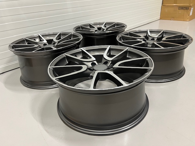 19" C43 style Gunmetal/polished 5x112 - 4