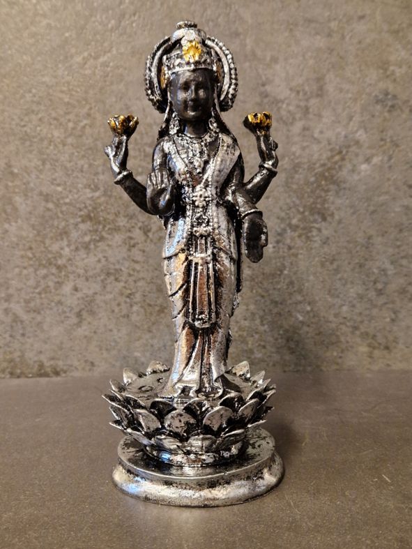 Lakshmi stående i Lotusblomma - Staty - 19 cm - 8