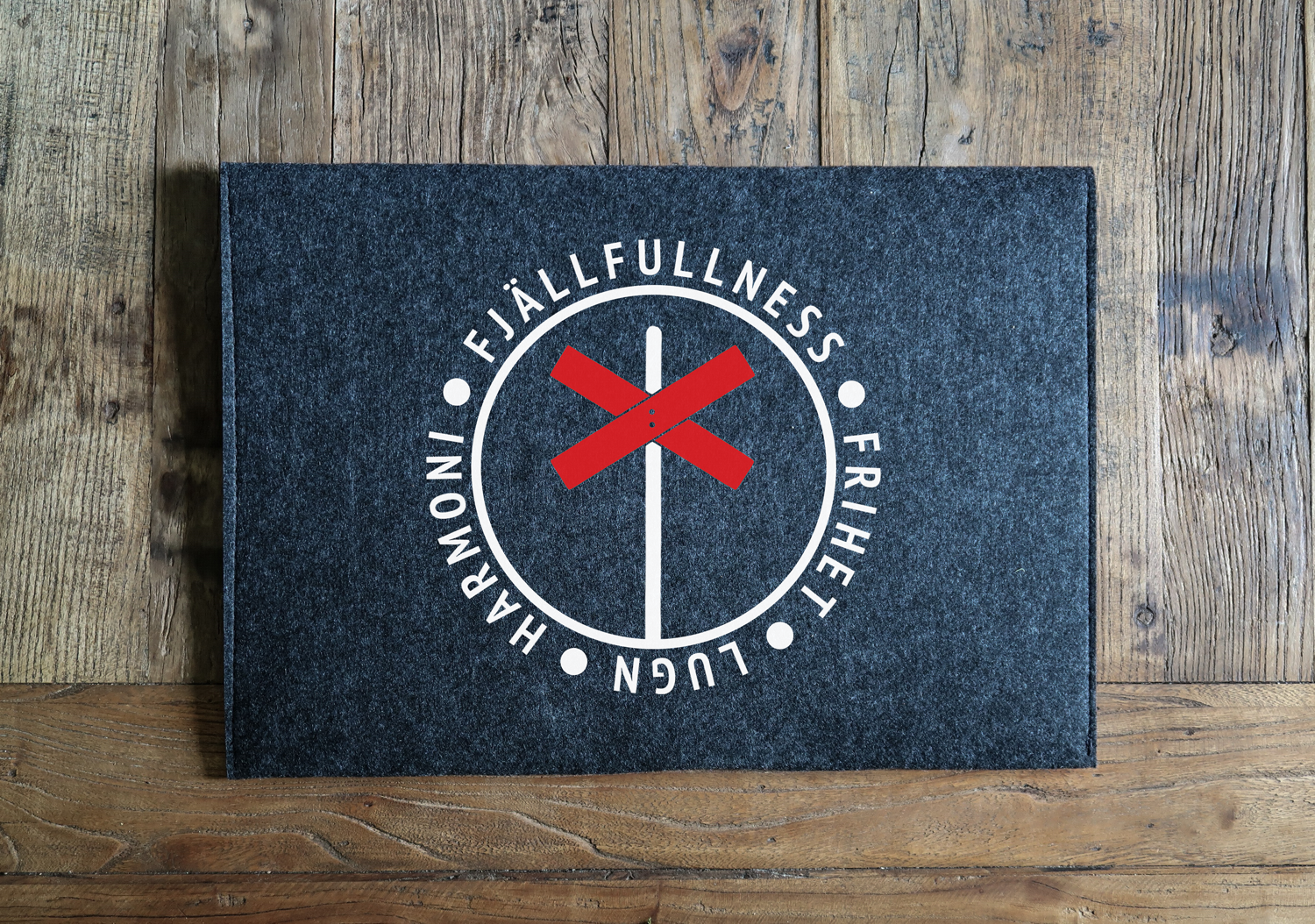 Laptopfodral - "Fjällfullness" Ledkryss II
