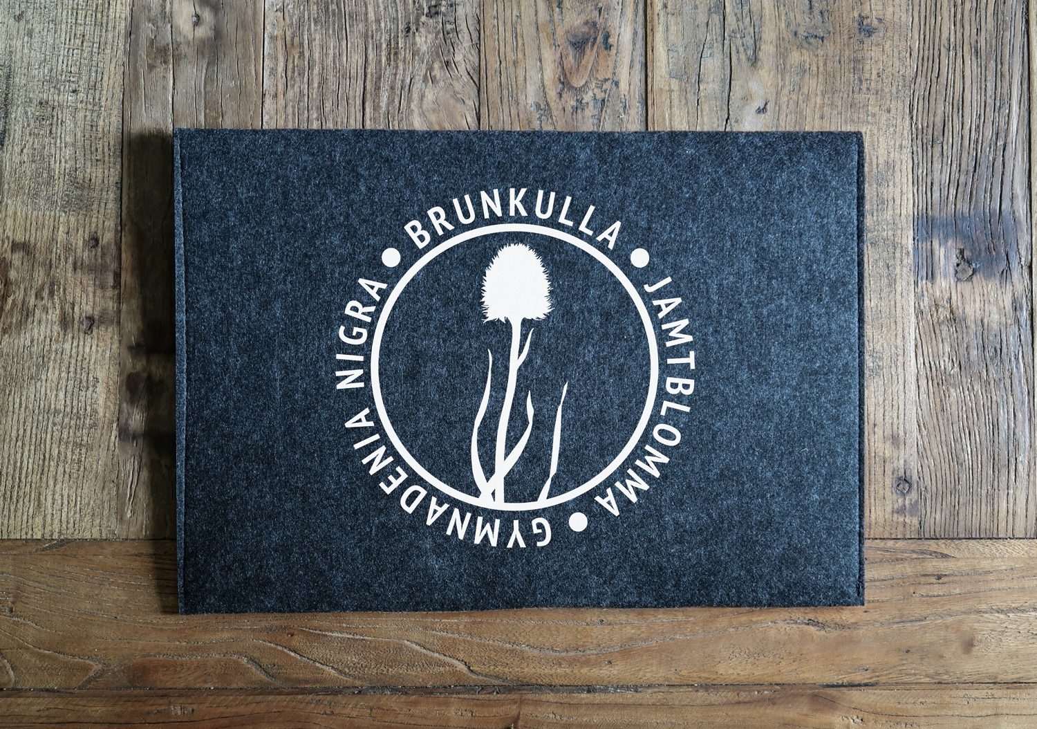 Laptopfodral - Brunkulla (Jamtblomma)