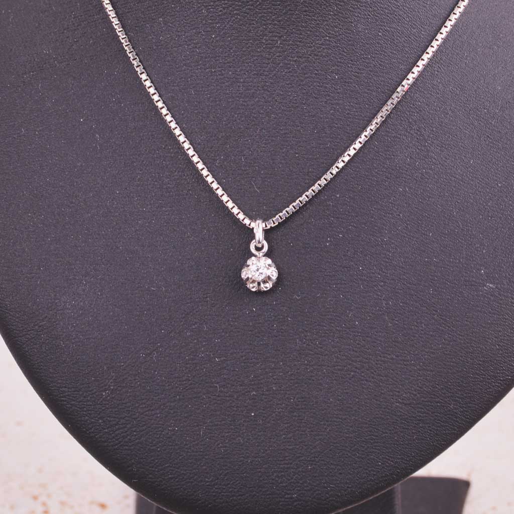 Valkokultainen riipus timantilla 0,10ct - 7