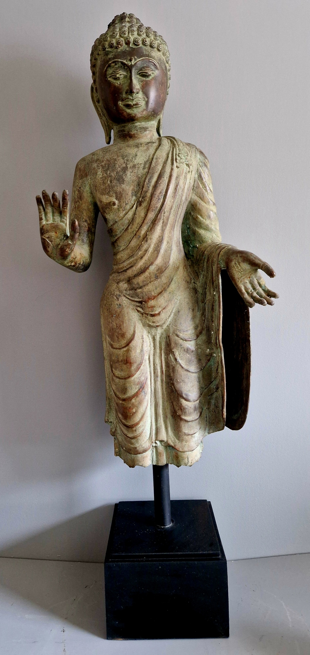 Ärgad  Koppar Buddha staty med Mudra 