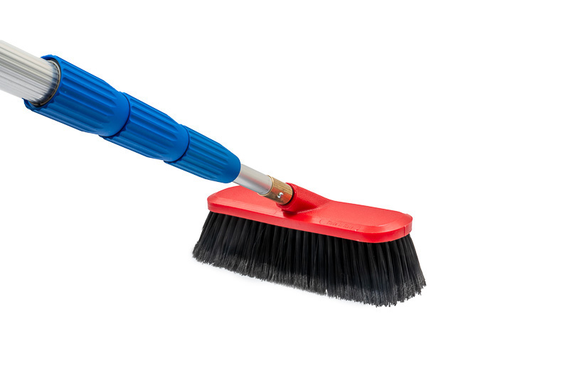 Washing facade package incl. water brush and 8 meter telescopic handle with retracted hose. - 2