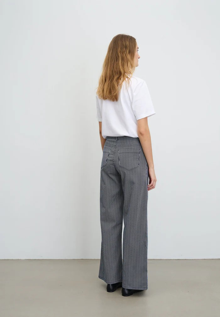 Carol Loose ML - Laurie