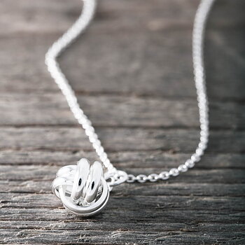 Silverhalsband Rund Kärleksknut - Faith