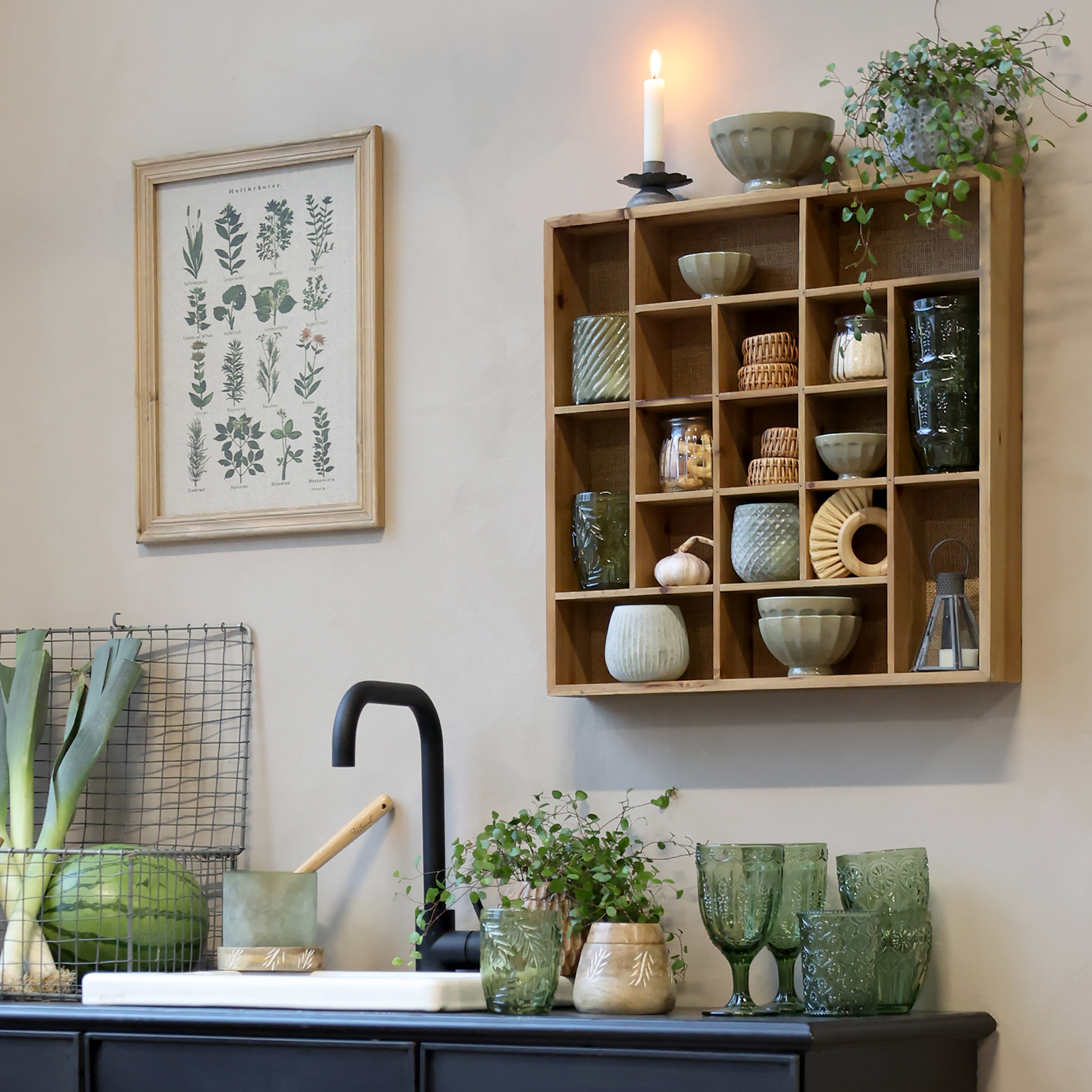 Hylla med plats - Hylla - H49/L49/B8 cm - Natur