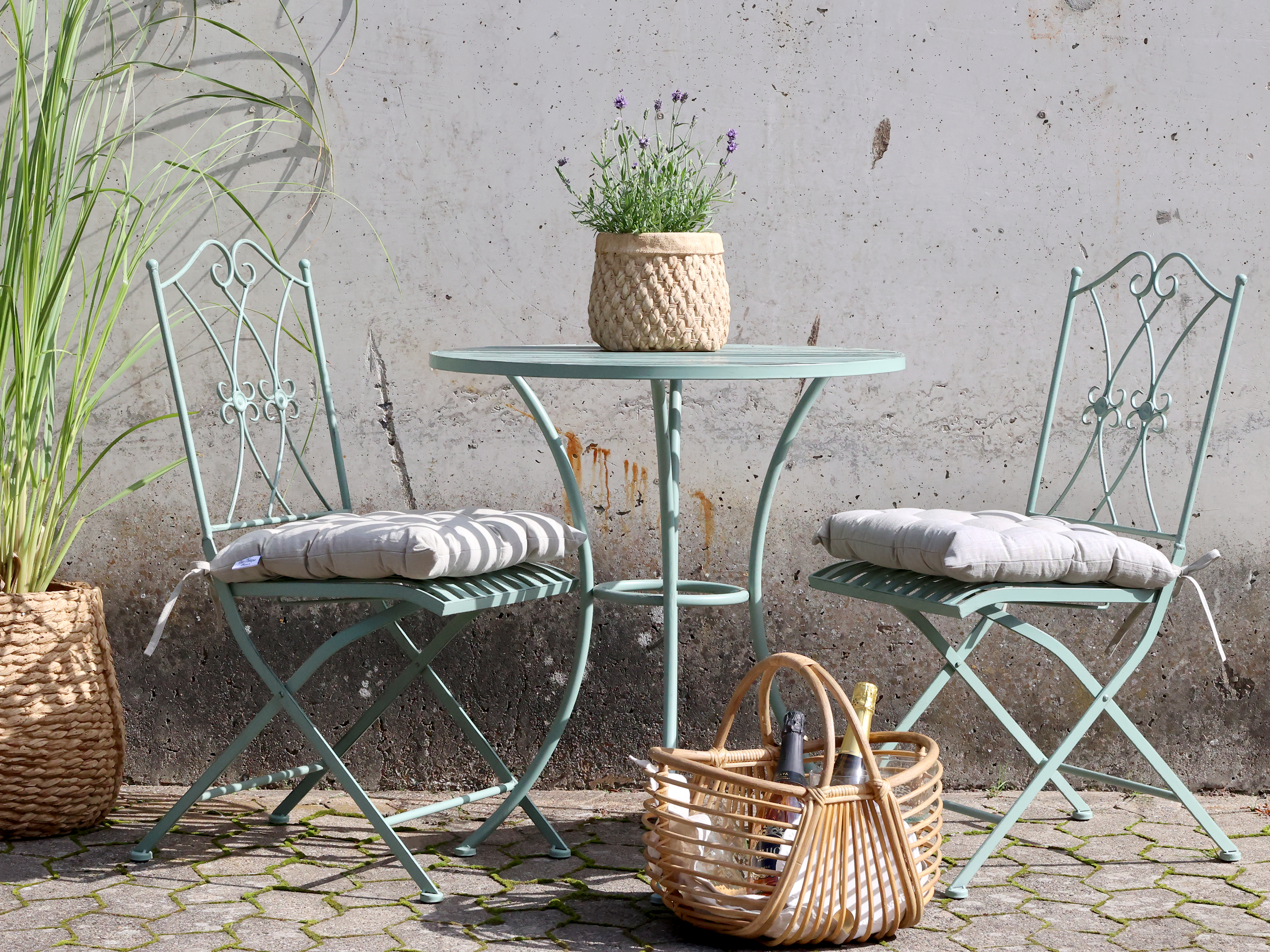 Café set with 2 chairs and 1 table - H72/Ø70 cm - H93/L47/W40 cm - 3