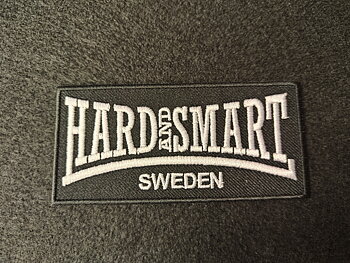 Hard and Smart - Tygmärke