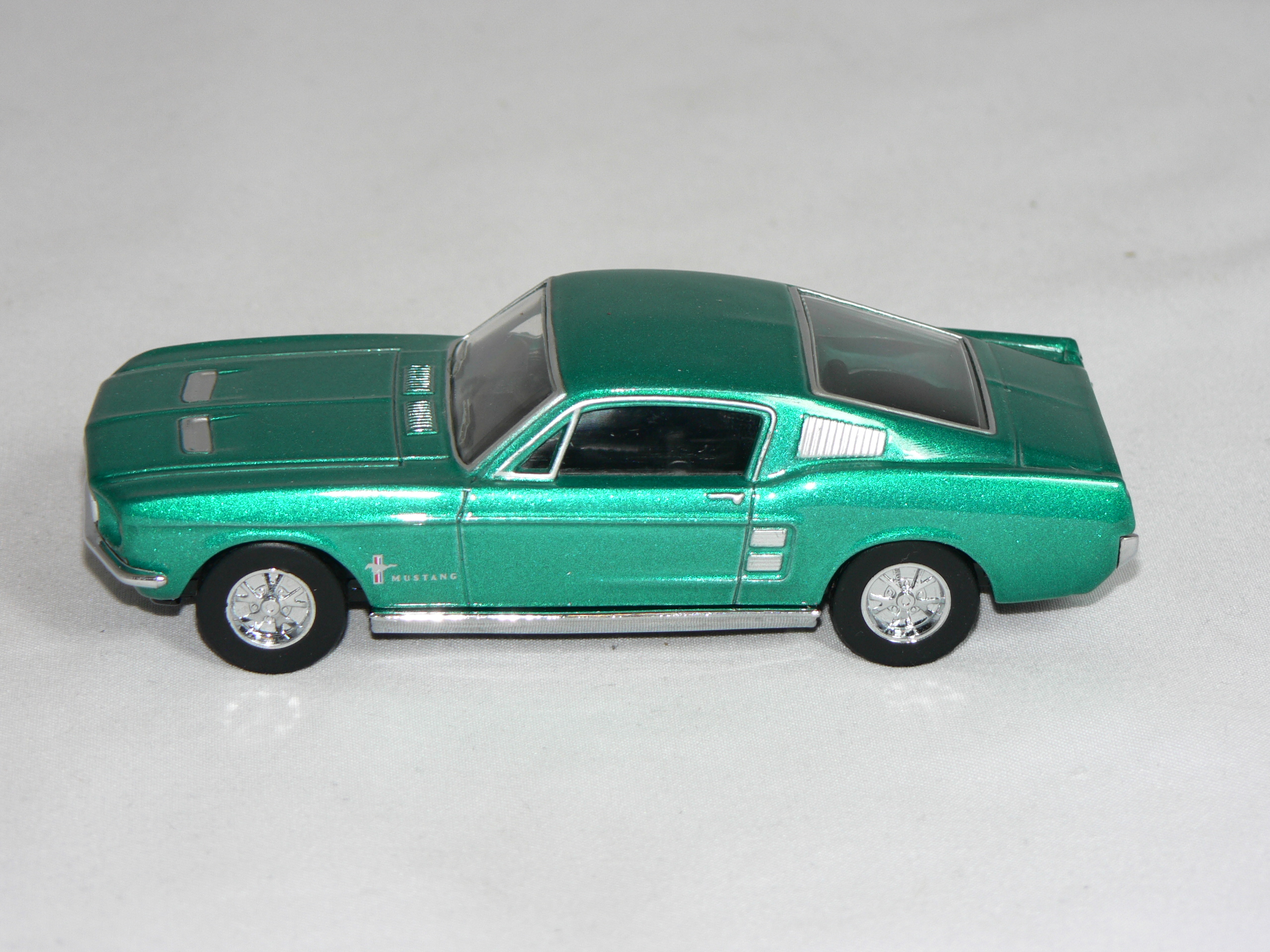 Ford Mustang  1967 Fast Back  1:43 Dinky Toys - 3