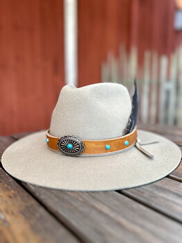 Hattband  i läder Concho 